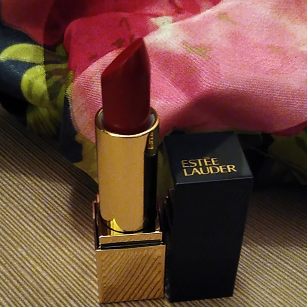 Estee Lauder Pure Color Envy Vengeful Red Lipstick